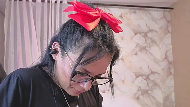 QueenSallyDesire's Live XXX Chat