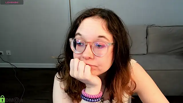 Aleks-caster লাইভ XXX চ্যাট