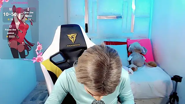 Sophiaa_doll_ 网络视讯表演