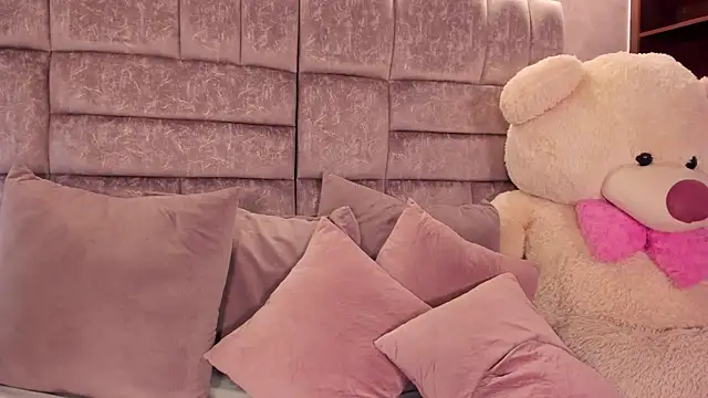 miaa_quinn Adlı Modelin Canlı XXX Sohbeti