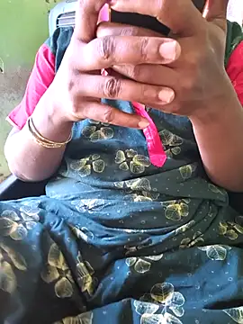 Tamilselviroja-'s Live XXX Chat