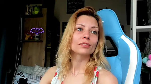 karo123421: απευθείας συνομιλία ΧΧΧ