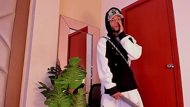 Thiagoferreti Adlı Modelin Canlı XXX Sohbeti