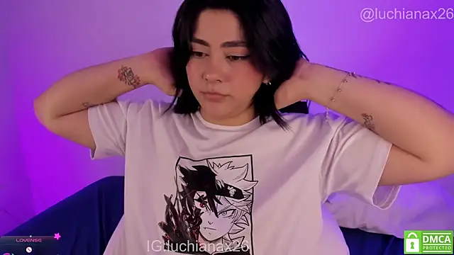 lucy26_ élő XXX-chatje