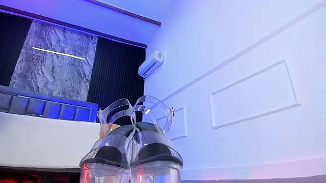 Sienarosewood: онлайн-секс-чат