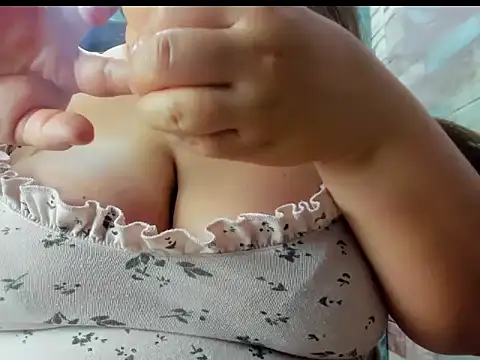 Sarah_Boobs_ Chat XXX in diretta