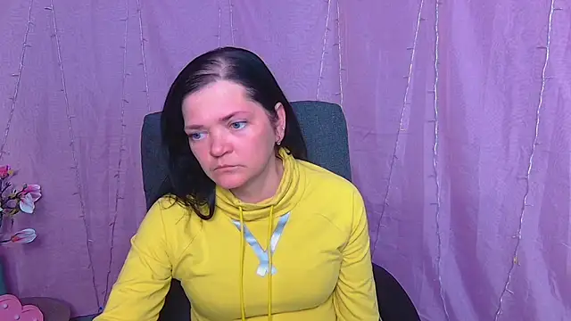 LauraFinn live XXX chat