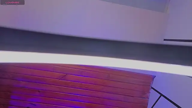 ELL_PBC: διαδικτυακό σόου στην κάμερα