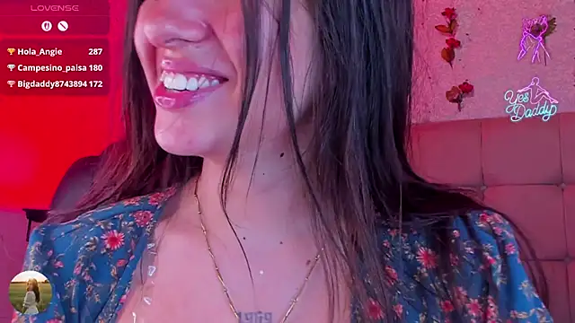 Kitty_Rose_CS' Live XXX Chat