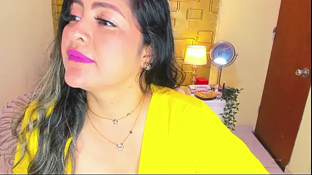 Julia_Haye Chat XXX live