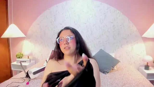 Angelie_Rosebrm Chat XXX in diretta