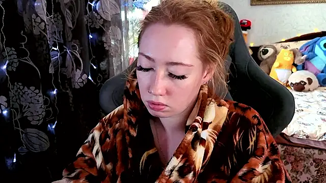 TinaBrook élő XXX-chatje