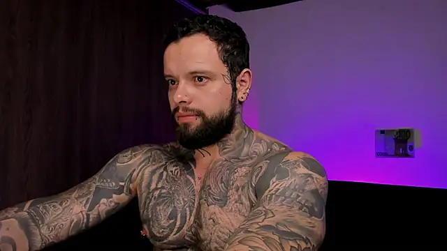 natevillage élő XXX-chatje