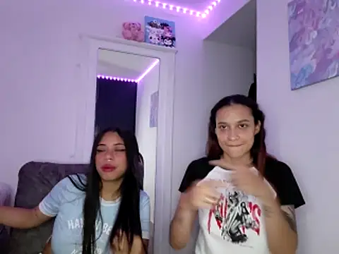 reina_reina লাইভ XXX চ্যাট