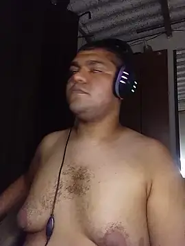 chubbygamer26 Live XXX-Chat