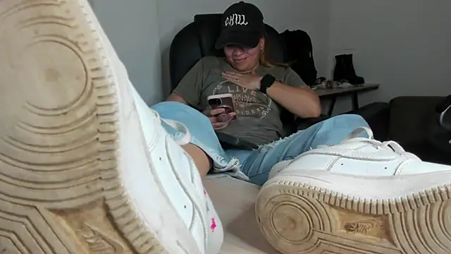 alma_fenix's Live XXX Chat