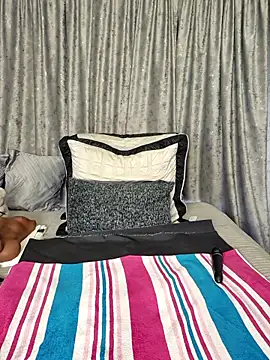 ThickianaRider's Webcam Show