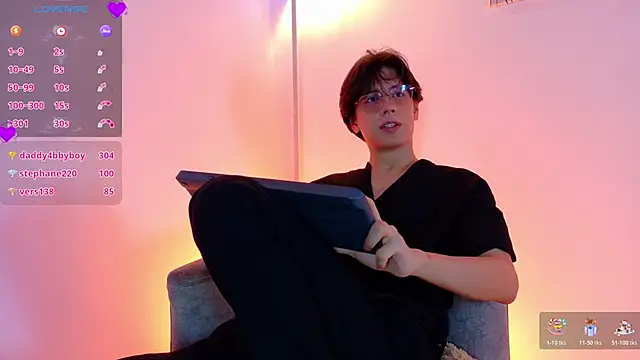 lui_x_dust Adlı Modelin Canlı XXX Sohbeti