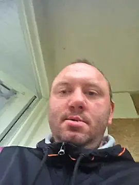 Ylidd: διαδικτυακό σόου στην κάμερα