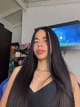 Milleradhara24 Adlı Modelin Canlı XXX Sohbeti