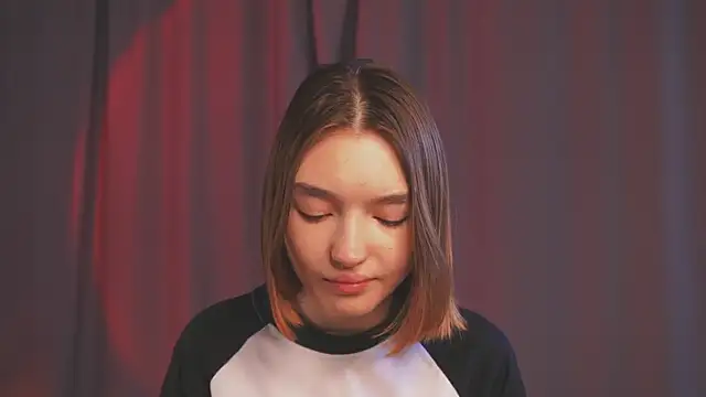 Leyla_crsh Adlı Modelin Canlı XXX Sohbeti