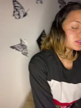 Živý XXX chat Ame_Desire