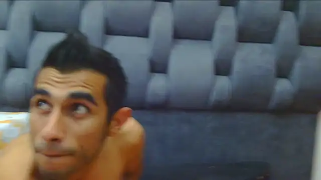 nahomiandandres 网络视讯表演