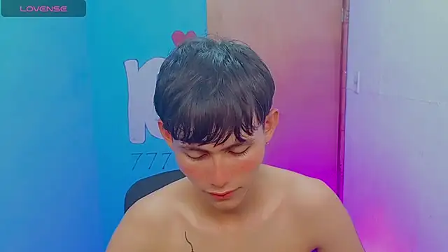 tanjiro_cute: διαδικτυακό σόου στην κάμερα