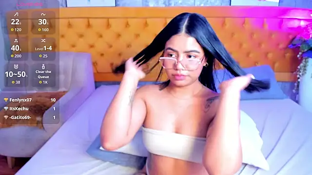 Chat XXX en directo de LiilithNova