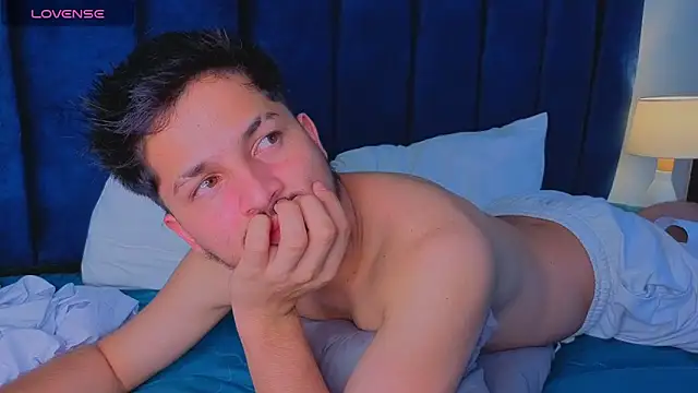 Issac_james_ Chat XXX in diretta