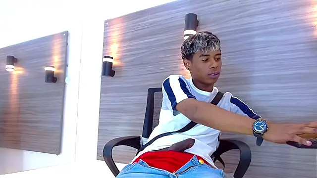 Pertunjukan Kamera Web TonnyMarck