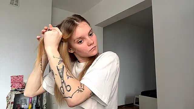 Tiffany_Muse Chat XXX in diretta