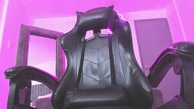 Evelin__thompsson's Live XXX Chat