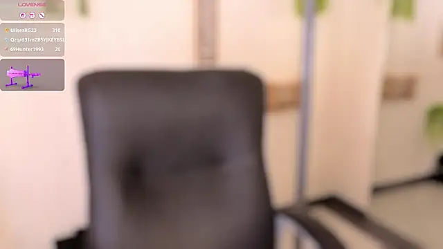 Chat +18 de Paolagh_ ao vivo