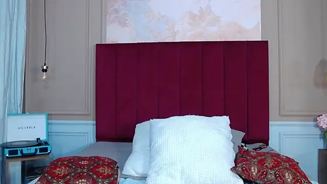 GiaTegel's Live XXX Chat