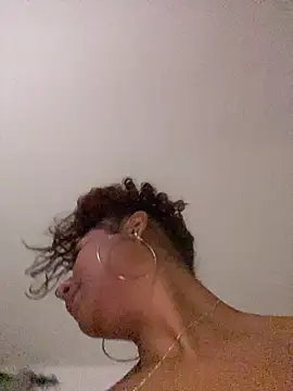 Chatroom XXX en direct de ThePrettyTiana