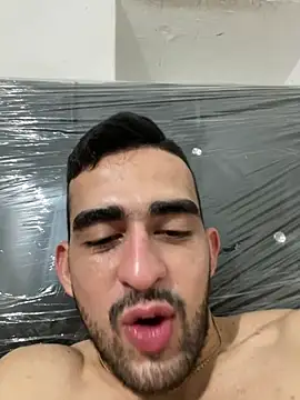 reyesj21's Webcam Show