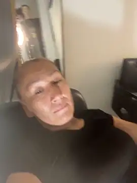 Chat +18 de DrippinWettPussy005 ao vivo