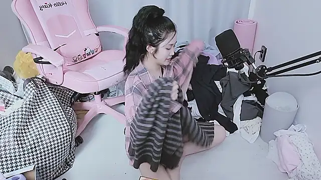 MISA_02 Adlı Modelin Canlı XXX Sohbeti