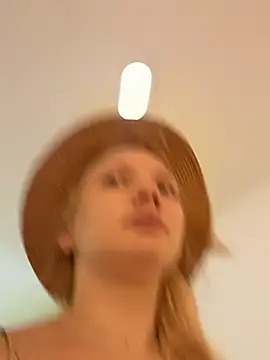 AmmyHot Adlı Modelin Web Kamerası Şovu