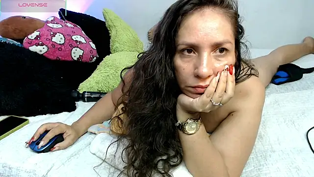 naihrobyのライブXXXチャット