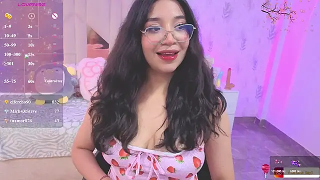 XXX chat uživo modela MARIANA_TAY1