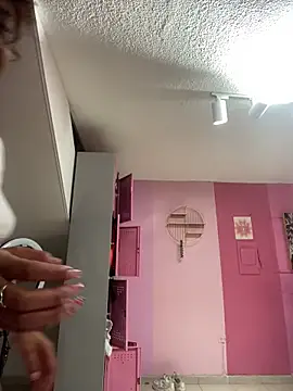 ThePrettyTiana – Naživo XXX chat