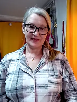 Chat +18 de irinamaux ao vivo