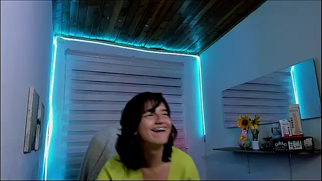 Clawdeen_Hotn Live XXX chat