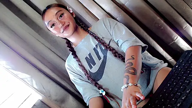 Jessicasfantasy Show Webcam