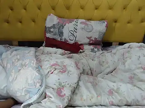 CumSpankMeXx Adlı Modelin Canlı XXX Sohbeti