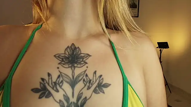 Chat +18 de SweetJennaa ao vivo