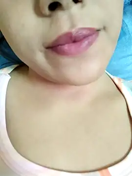 แชท XXX สดของ Anki-doll