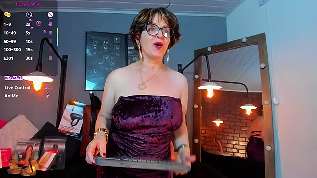 Samantha_mature56 Adlı Modelin Canlı XXX Sohbeti